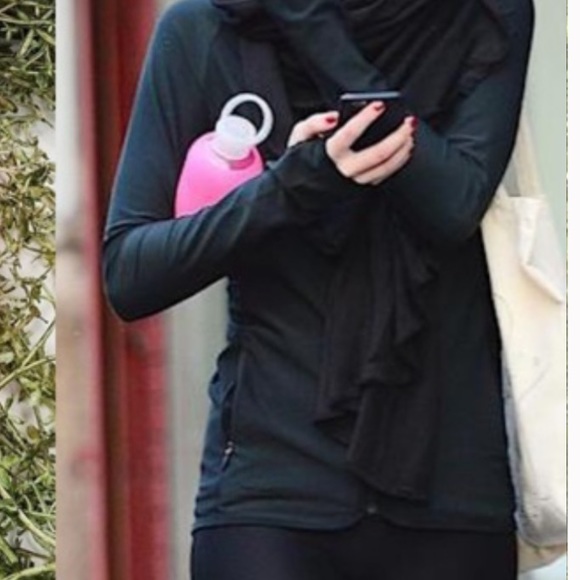 BKR FEMME Pink Water Bottle With Silicone Sleeve - Picture 4 of 12